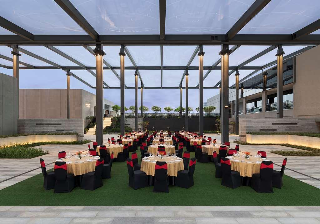 Hilton Garden Inn Bengaluru Embassy Manyata Business Park Удобства фото